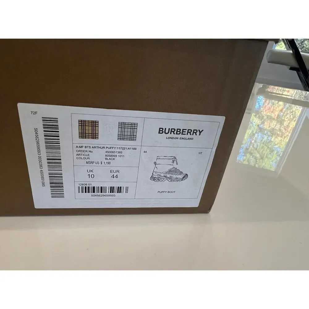 $1190 Burberry Men's Black Arthur Puffy Winter ❄️ Boots - EU44/US11